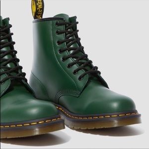 Dr. Martens • 1460 Green Smooth Leather Lace Up Boots Womens Size 8